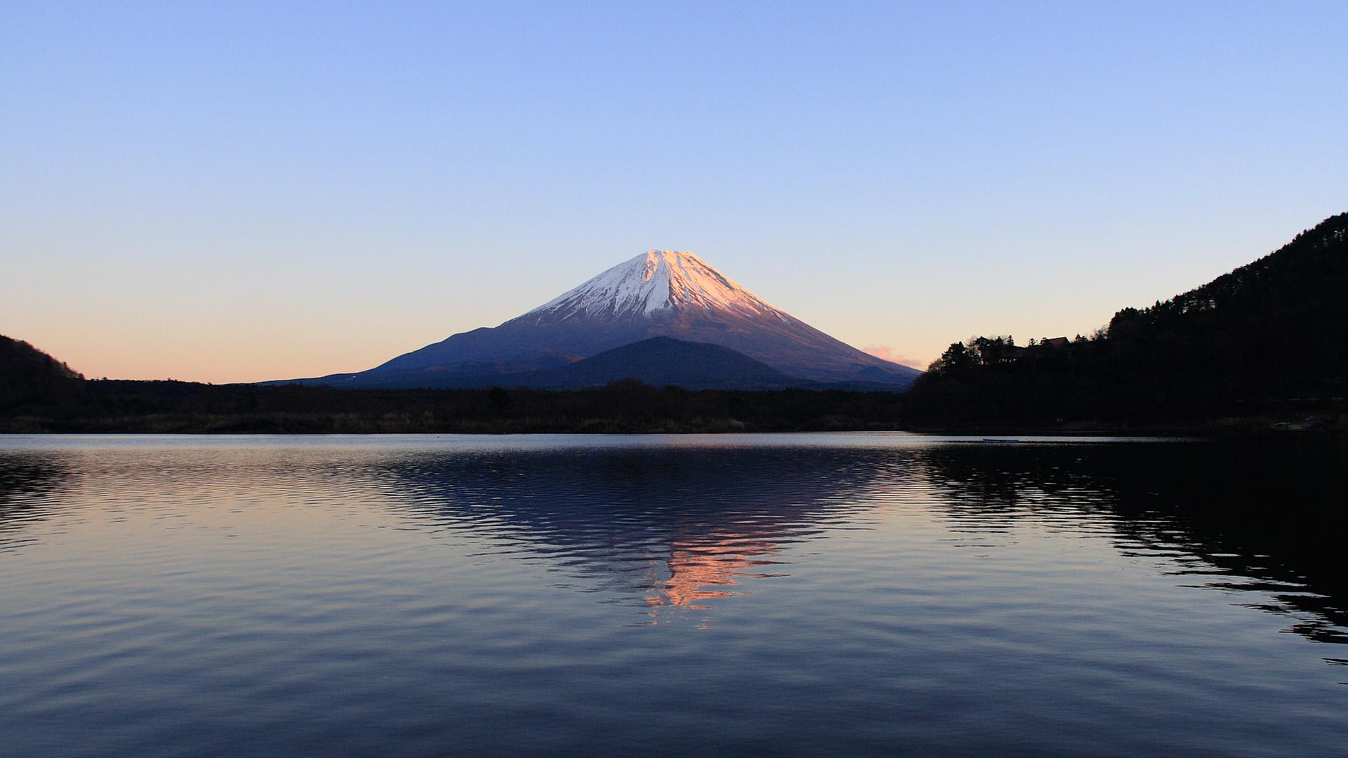 富士山の壁紙 写真素材 精進湖から見た富士山